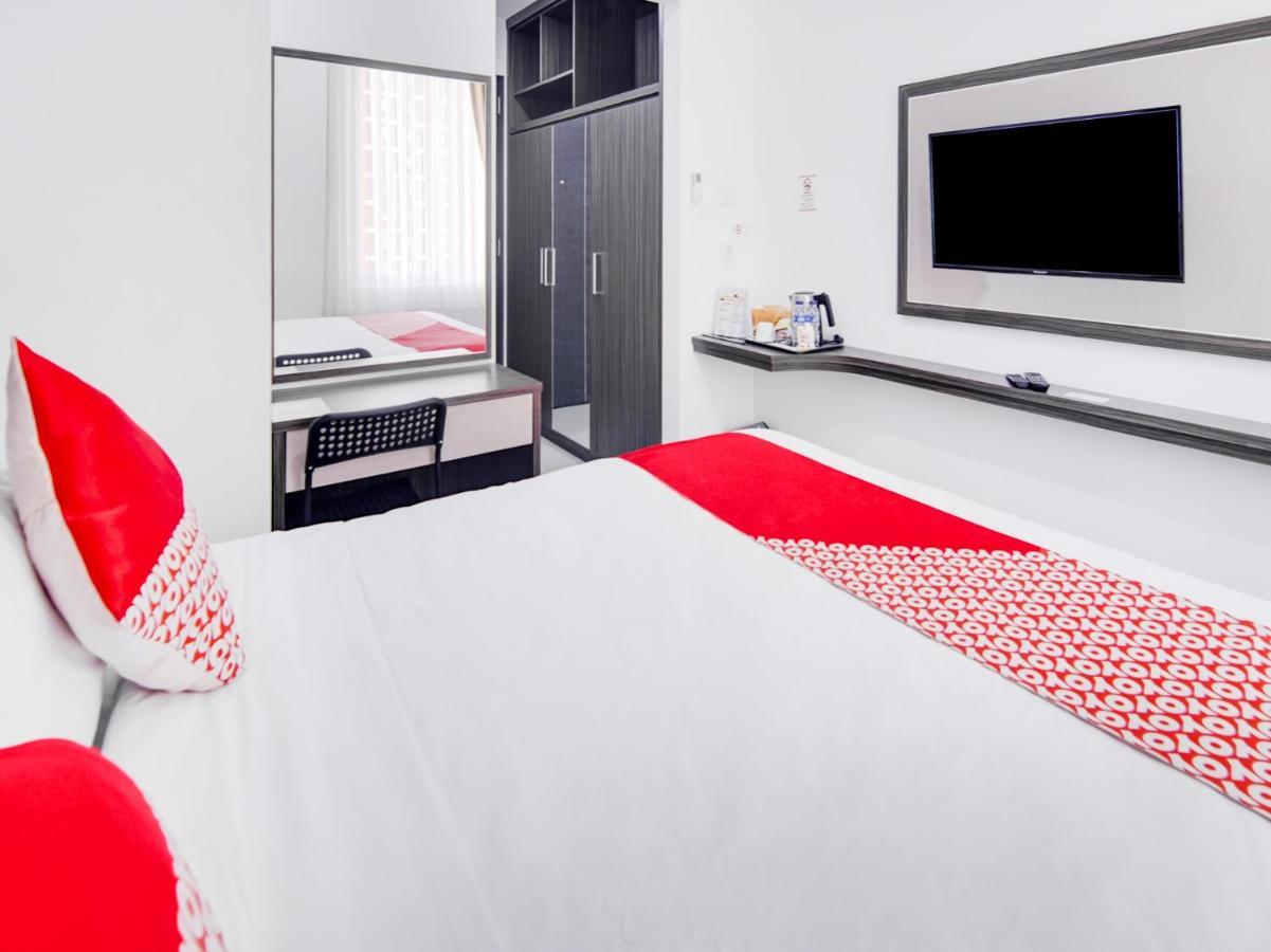 Oyo 2233 Bell'S Place Богор Экстерьер фото